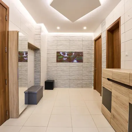 Lucky13 Luxury 2 Bedroom Penthouse Apartament