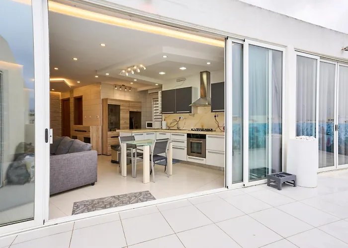 Lucky13 Luxury 2 Bedroom Penthouse 아파트 *