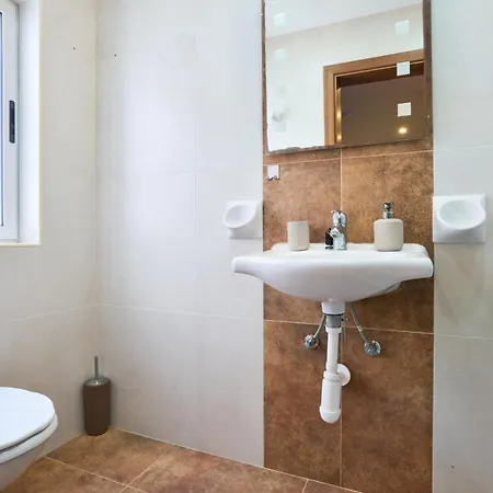 Lucky13 Luxury 2 Bedroom Penthouse *