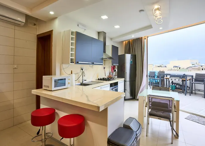 Lucky13 Luxury 2 Bedroom Penthouse Διαμέρισμα *