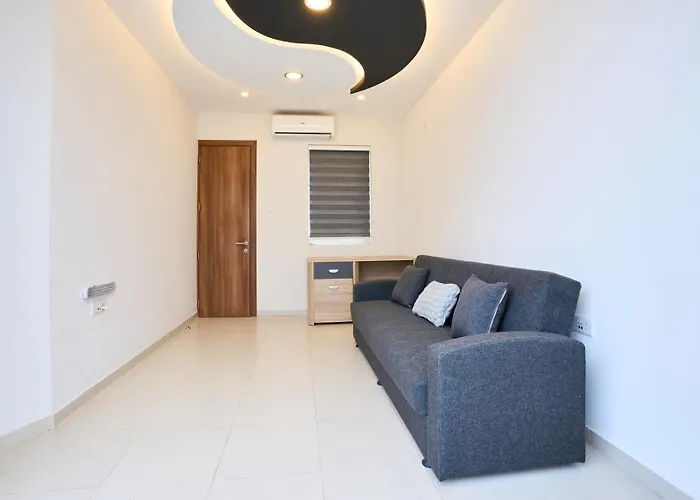 Lucky13 Luxury 2 Bedroom Penthouse *